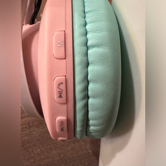 Riwbox WT-7S BT Headphones Light Up, Foldable Stereo Wireless Headset Kids - Picture 4 of 15